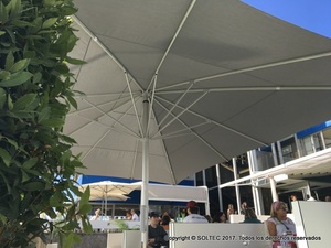 Parasol motorizado